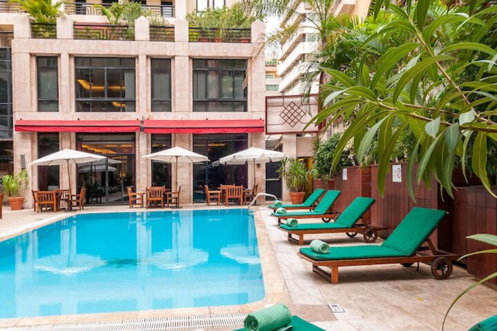 Hotel with Pool