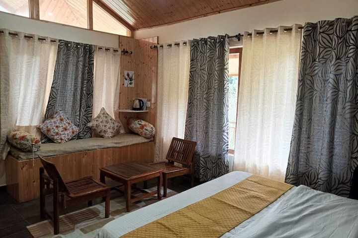 Room 4 of 15