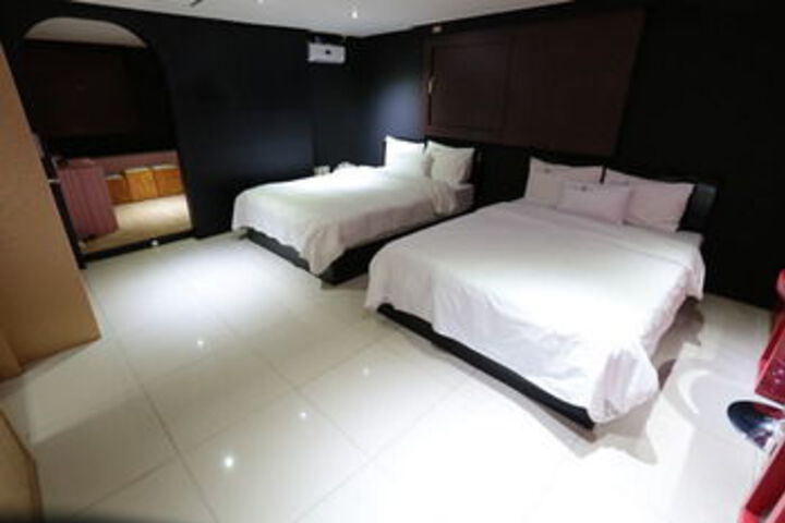 Room 40 of 78