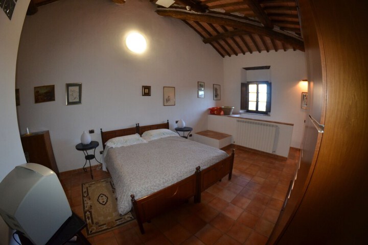 Room 5 of 85
