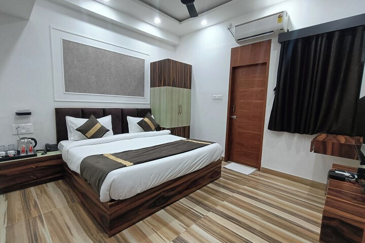 Room 7 of 36