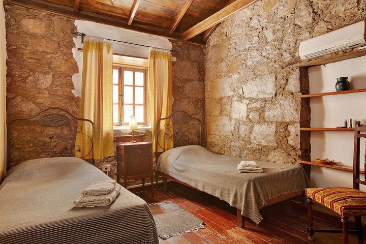Room 7 of 27