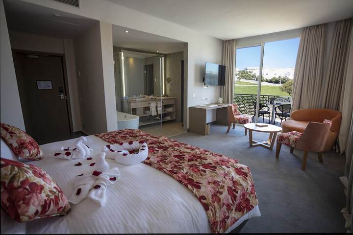 Room 4 of 51