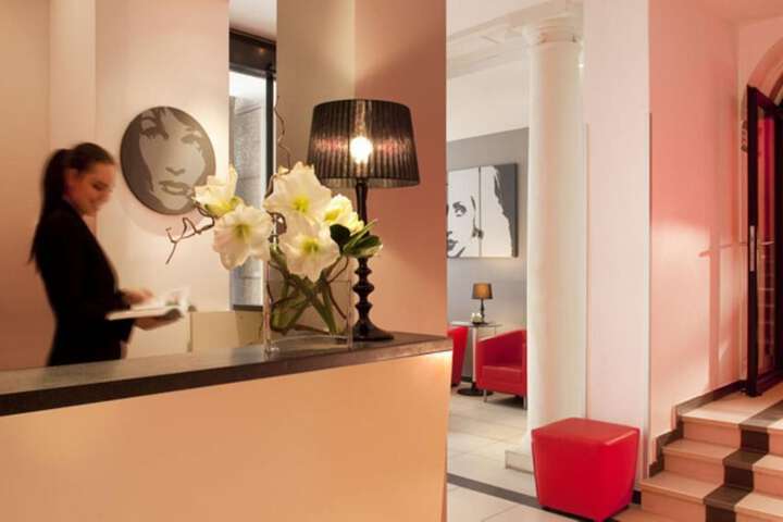 Guest Lobby