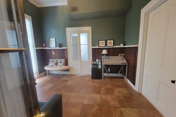 Room 5 of 27