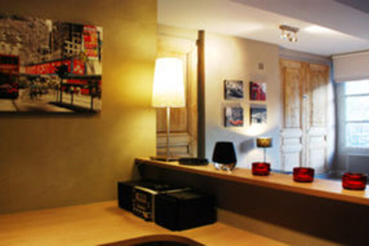 Room 8 of 11