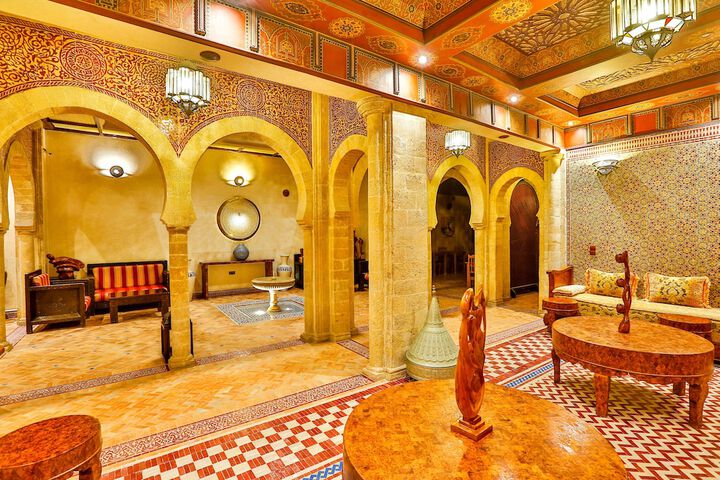 Guest Lobby