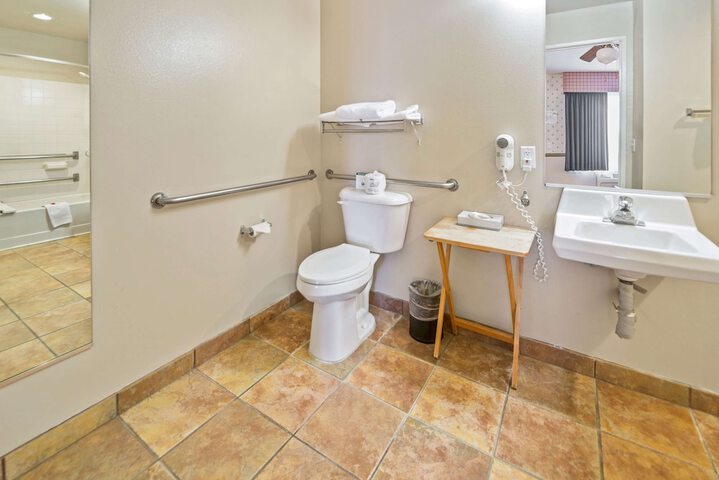 Room 12 of 15