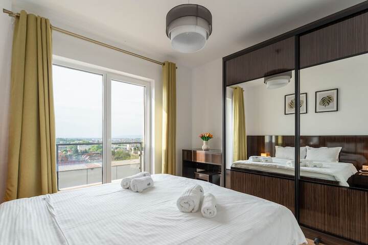 Room 103 of 653