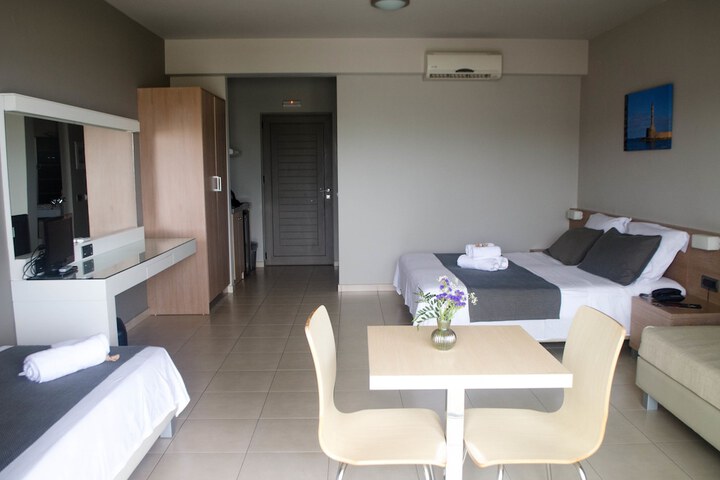 Room 7 of 41