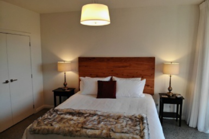 Room 143 of 204