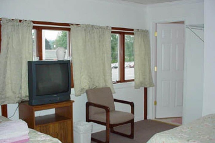 Room 11 of 20