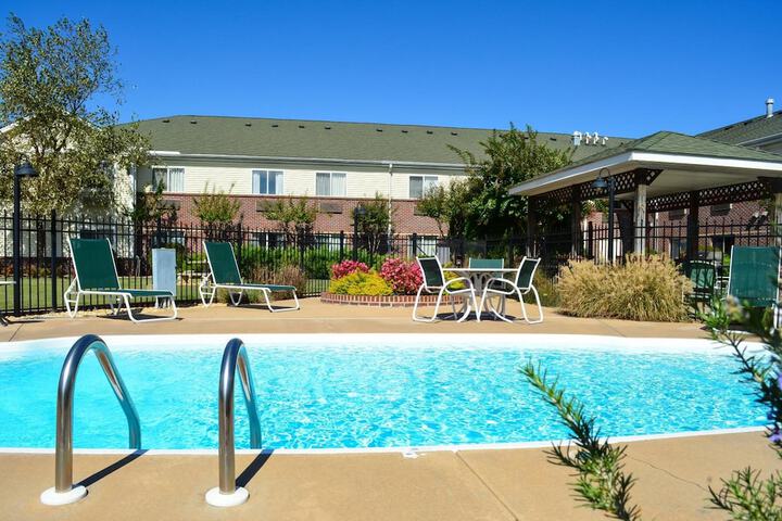 Hotel Pool