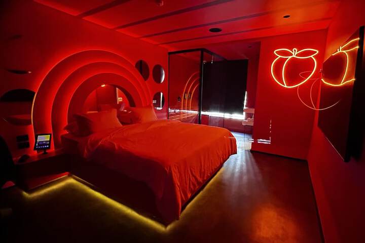 Room 3 of 35