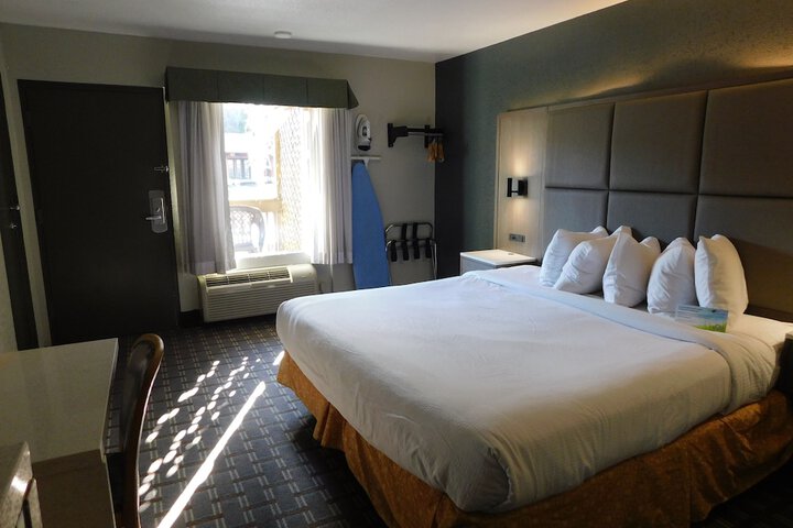 Standard | King Bed (25 of 64)