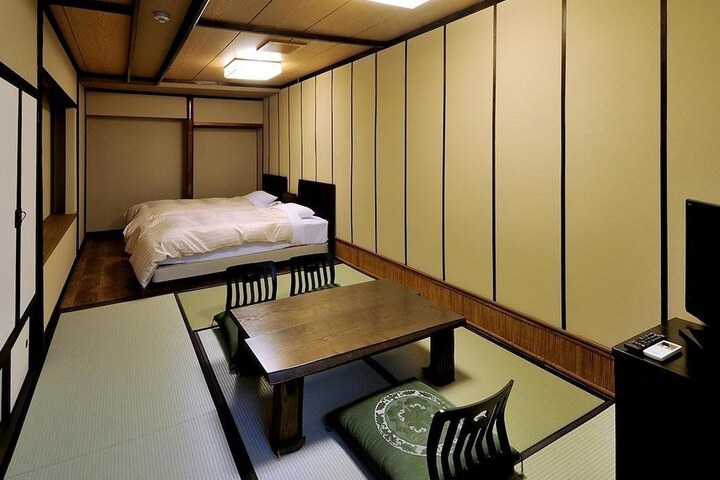 Room 8 of 59