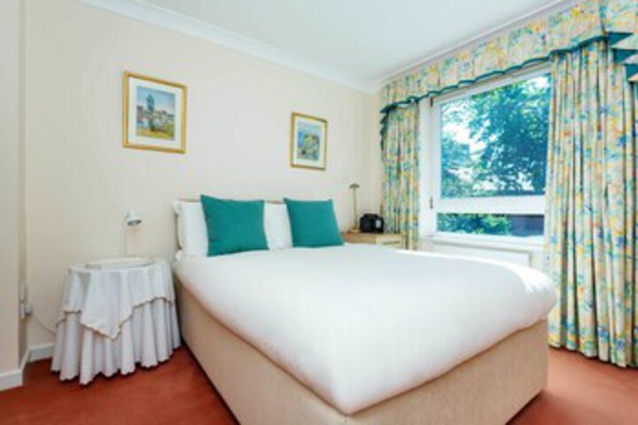 Room 15 of 25