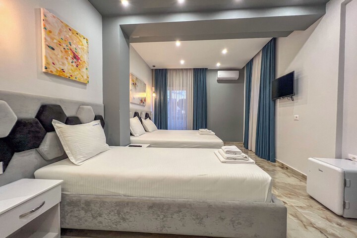 Room 25 of 41