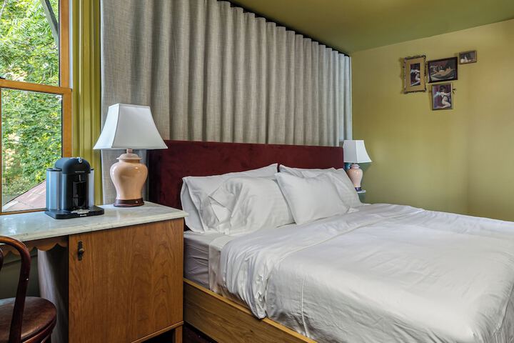 Room 14 of 22