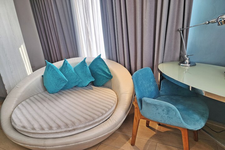 Room 52 of 109