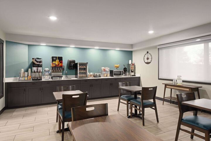 Breakfast/Coffee Service 21 of 29