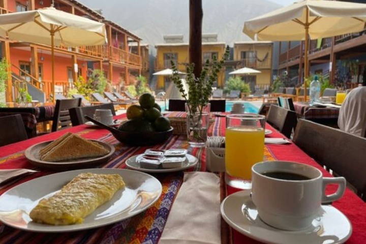 Breakfast/Coffee Service 26 of 33