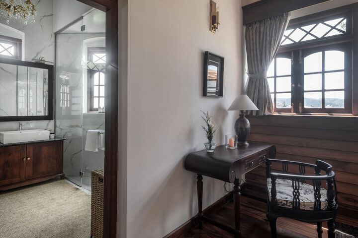 Room 25 of 61