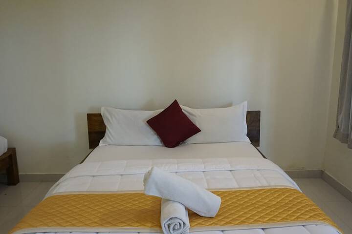 Room 4 of 76