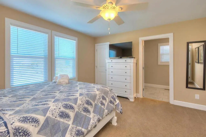 Room 5 of 25