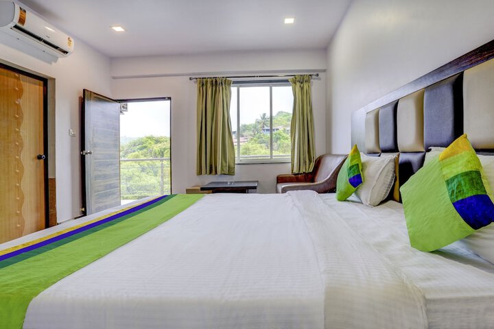 Room 27 of 34