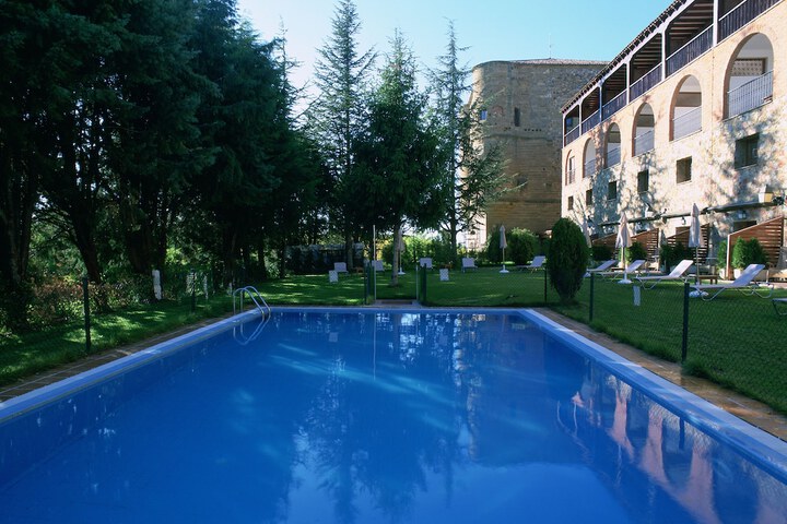 Hotel Pool