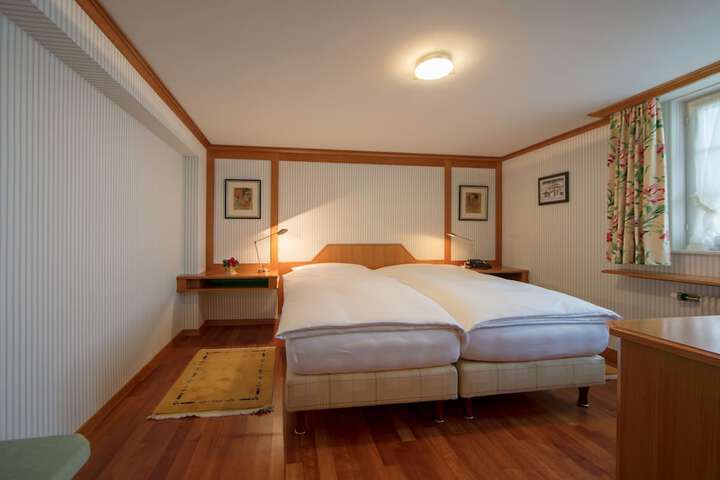 Room 16 of 48