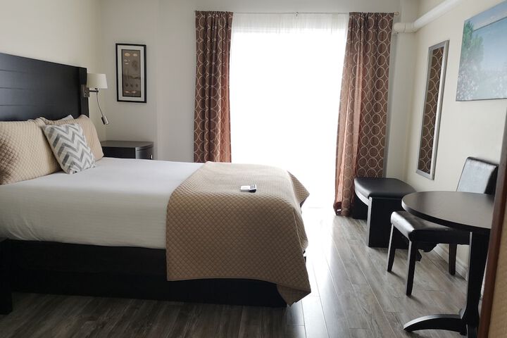 Room 10 of 16