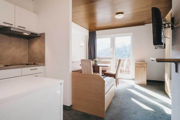 Room 2 of 21