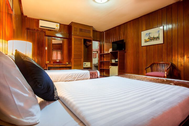 Room 9 of 51