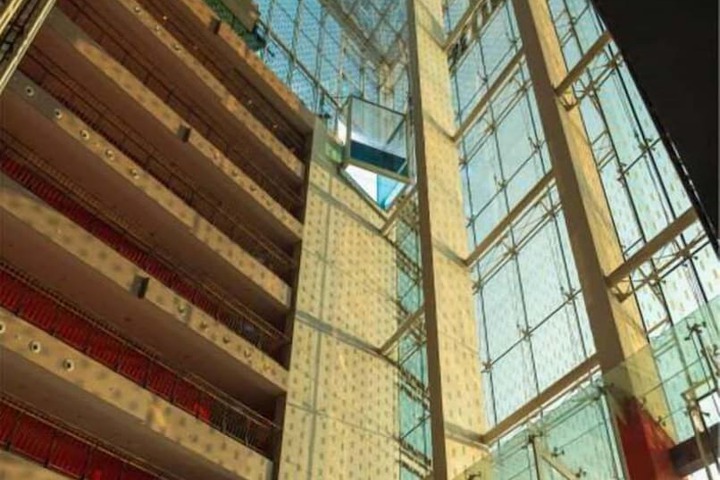 Entrance & Lobby