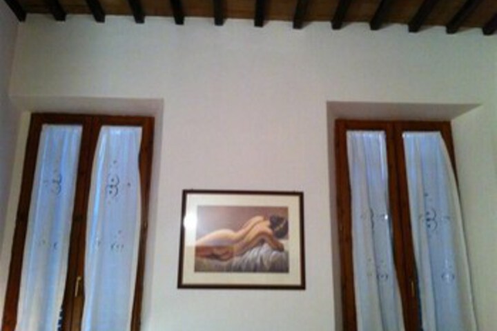 Room 8 of 9