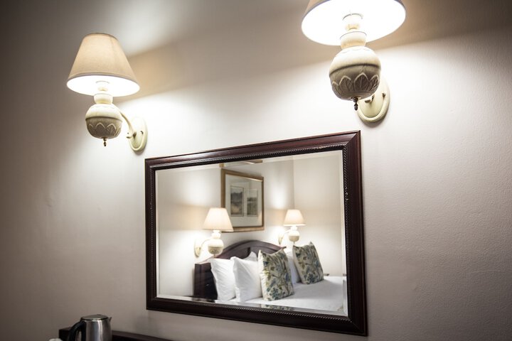 Room 9 of 167