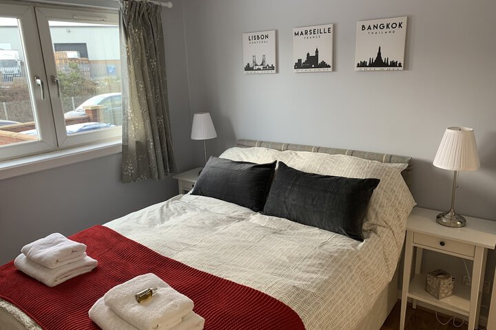 Room 7 of 33