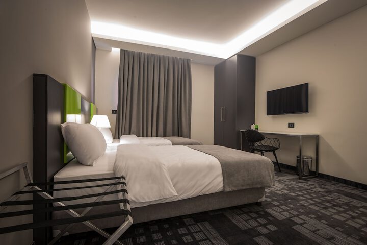 Room 15 of 24