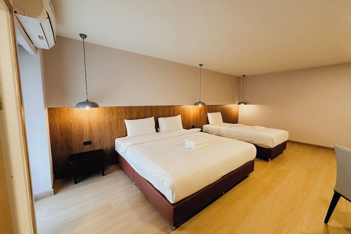 Room 17 of 49