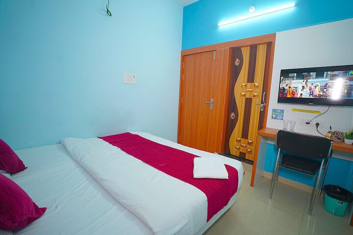 Room 2 of 18