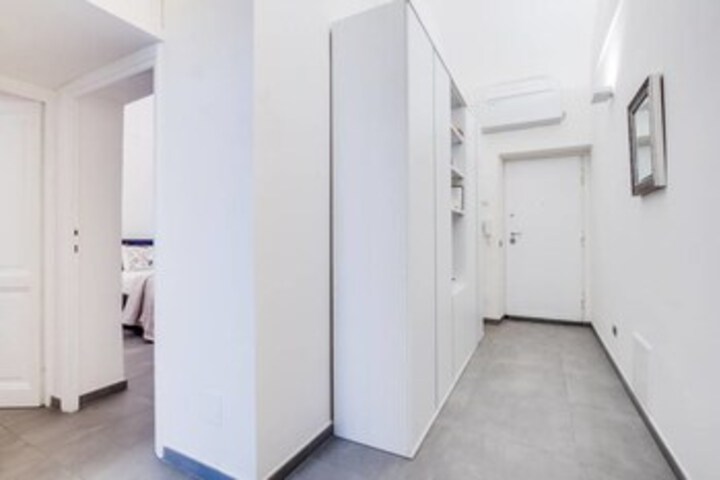 Room 6 of 21