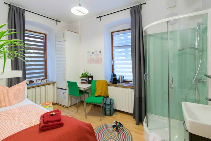 Room 16 of 53