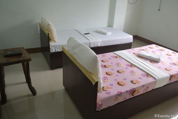 Room 12 of 40