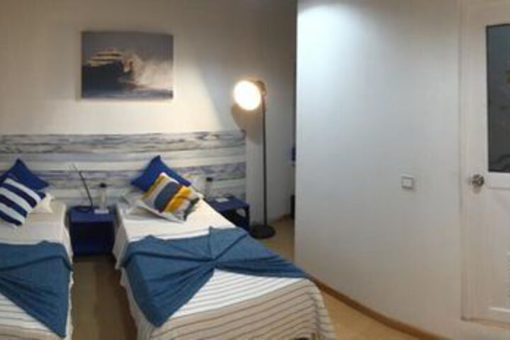 Room 12 of 22