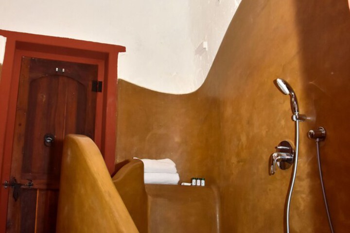 Room 46 of 69