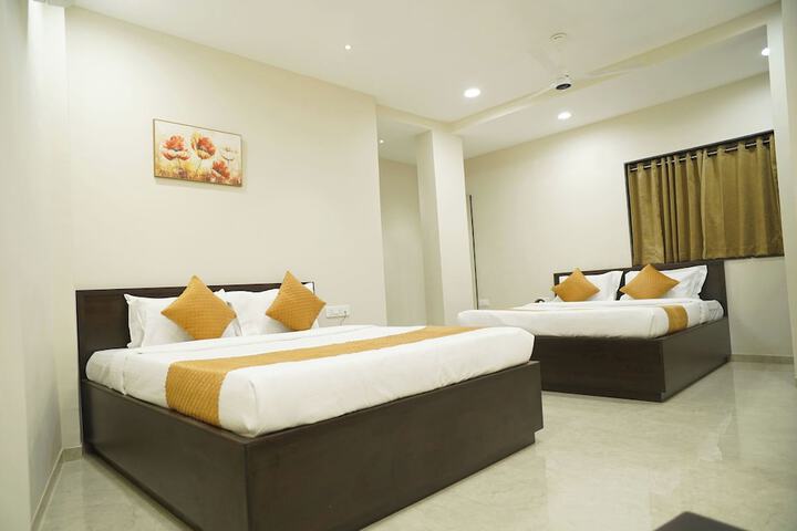 Room 18 of 32