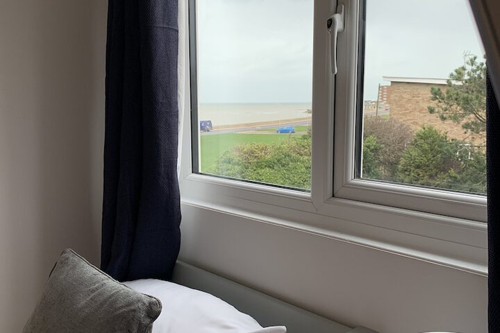 Room 13 of 40