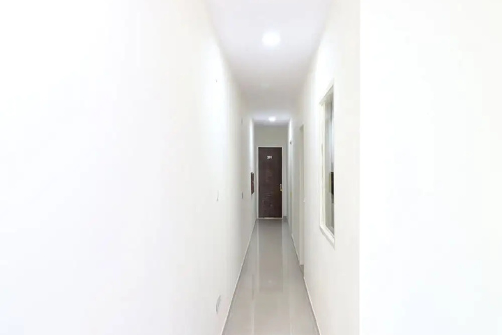 Room 11 of 16